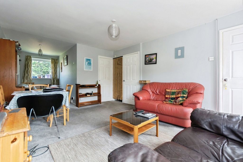 Property photo 2 of 17 Photo