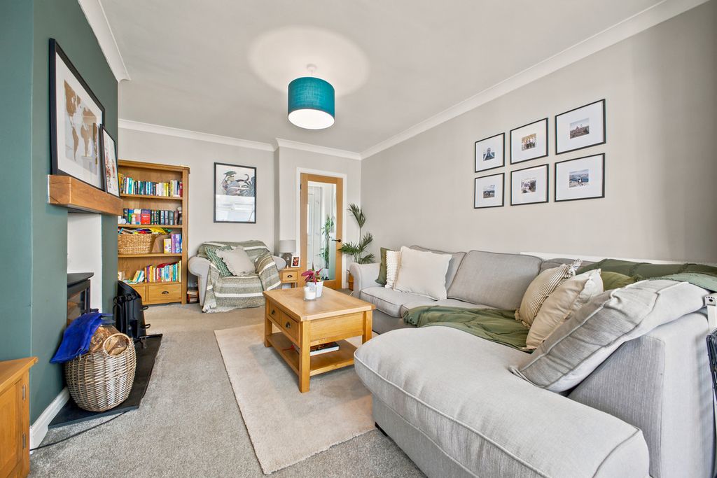 Property photo 3 of 17
