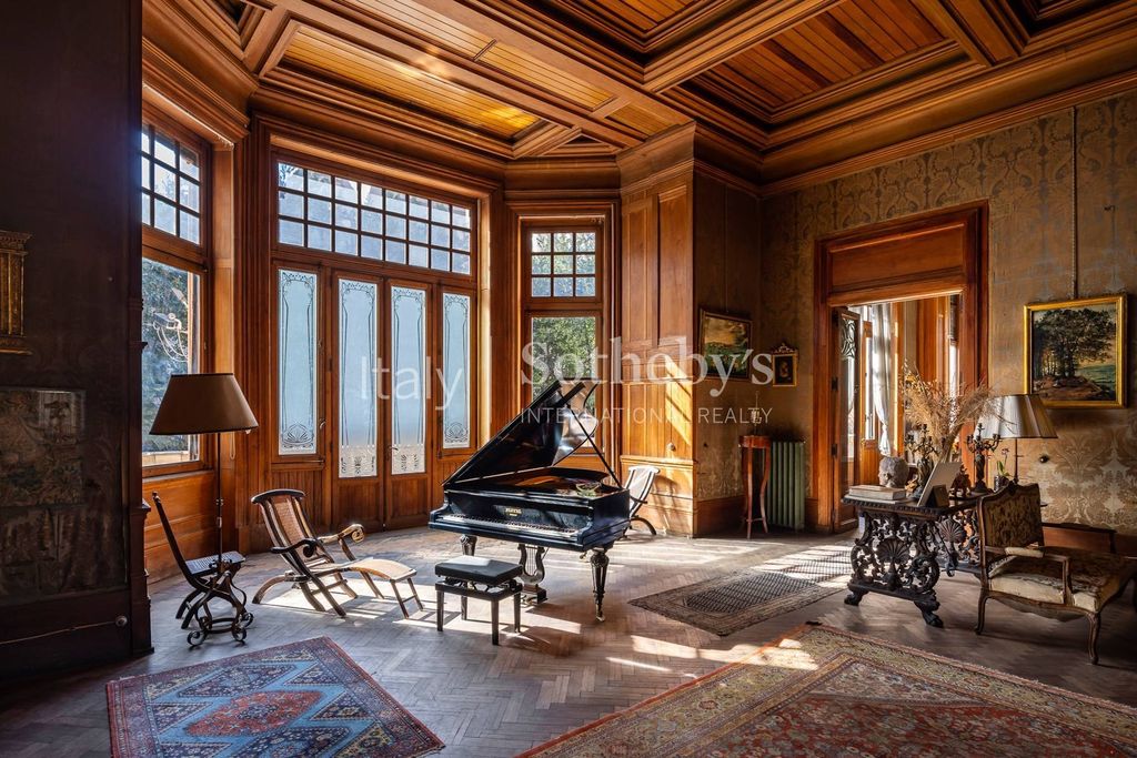 Property photo 2 of 33