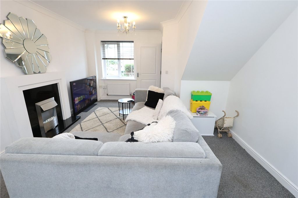 Property photo 2 of 17 Picture No. 14