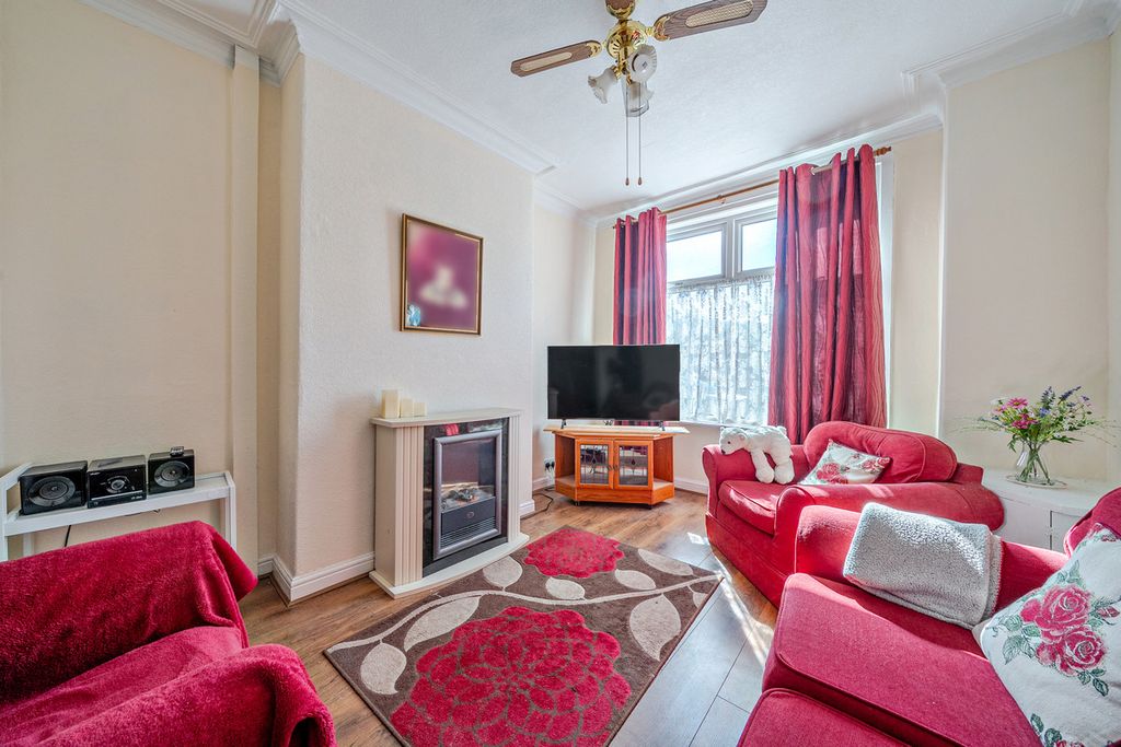 Property photo 2 of 13