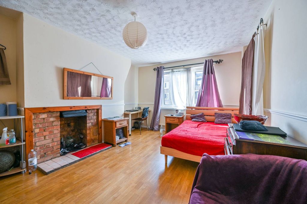 Property photo 1 of 6