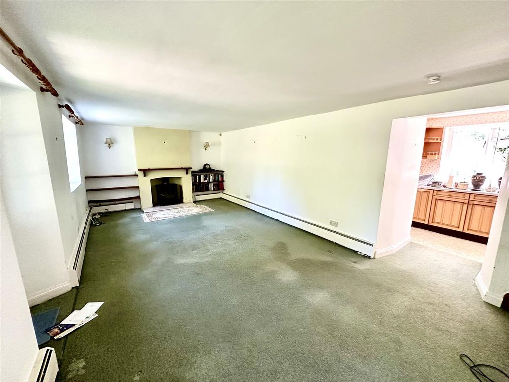 Property photo 3 of 16 Sitting Room