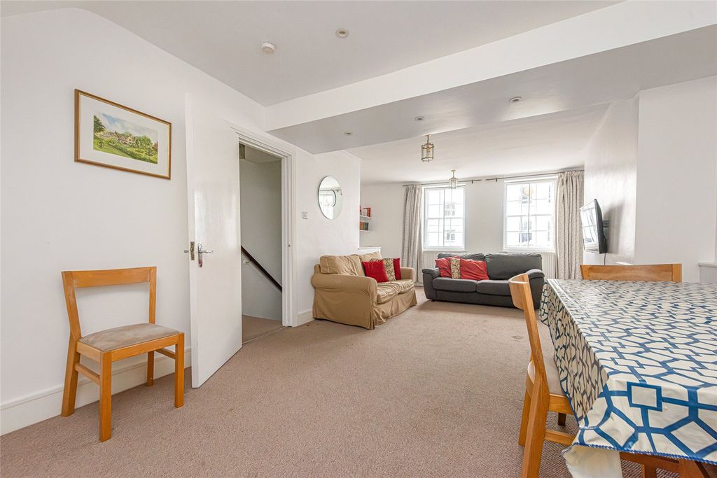 Property photo 2 of 21 Picture No. 23