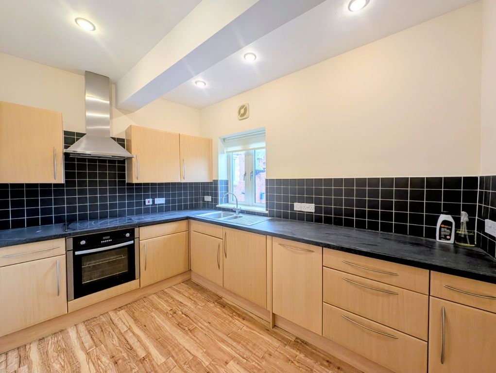 Property photo 2 of 12 Picture No. 17