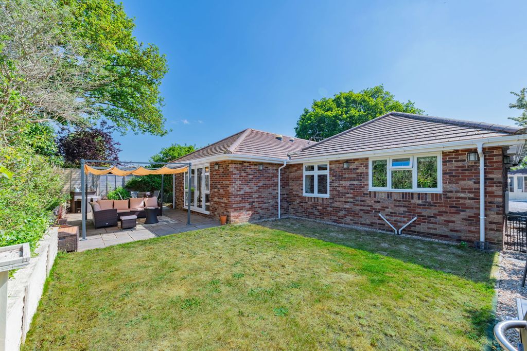 Property photo 2 of 27