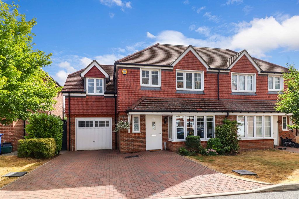 Property photo 1 of 32