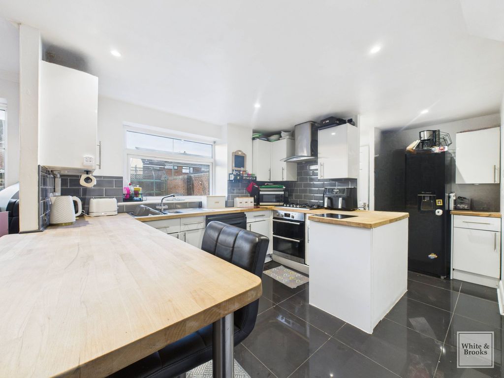 Property photo 3 of 20 Kitchen/Diner