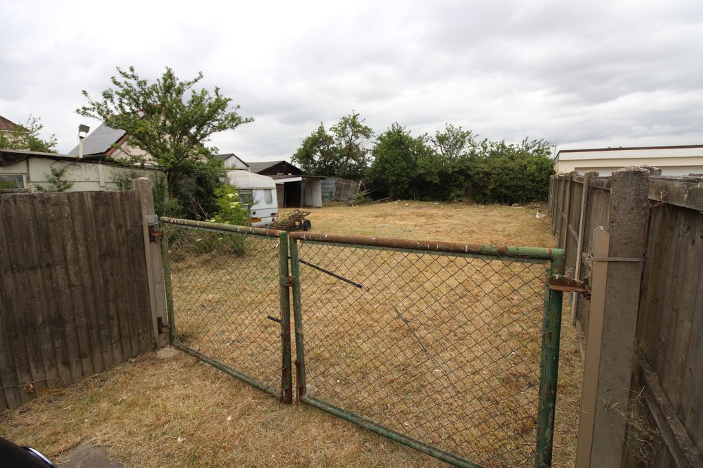 Property photo 3 of 8 Picture No. 05