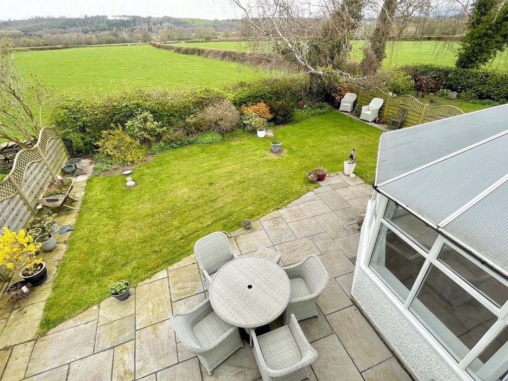 Property photo 3 of 22 Garden View