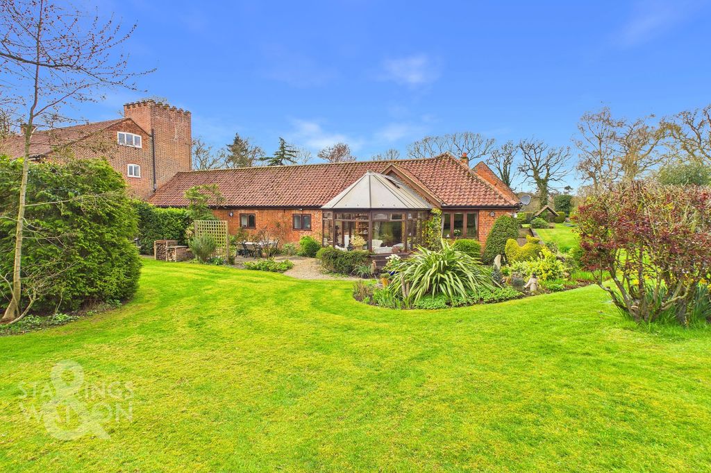 Property photo 1 of 36