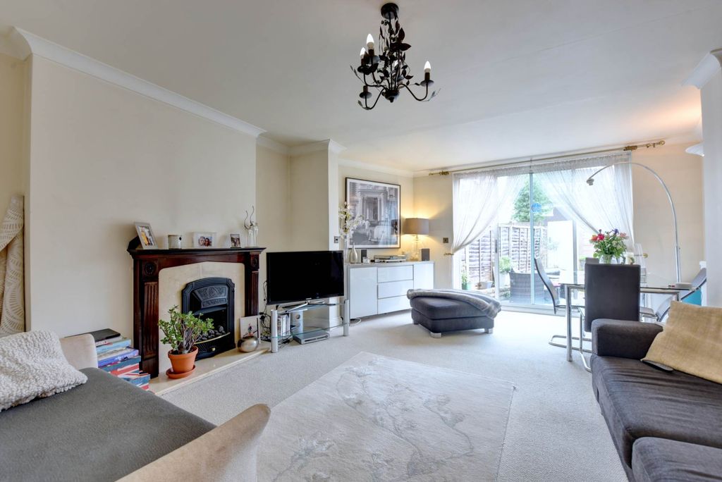 Property photo 2 of 12