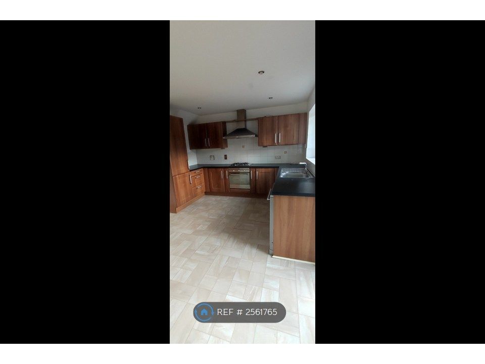 Property photo 1 of 10 Kitchen