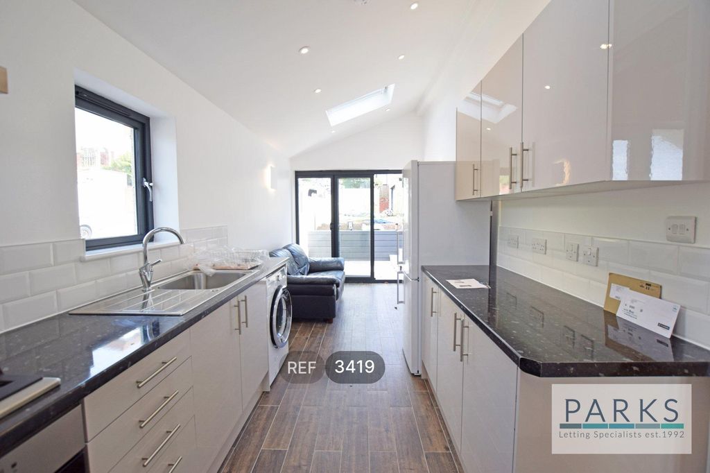 Property photo 2 of 10 Kitchen/Living Area