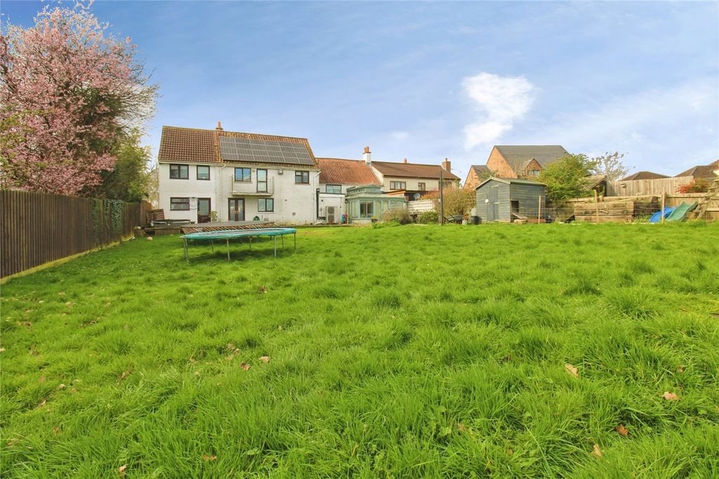 Property photo 2 of 35 Picture No. 45