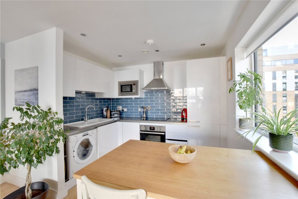 Property photo 3 of 17 Picture No. 06