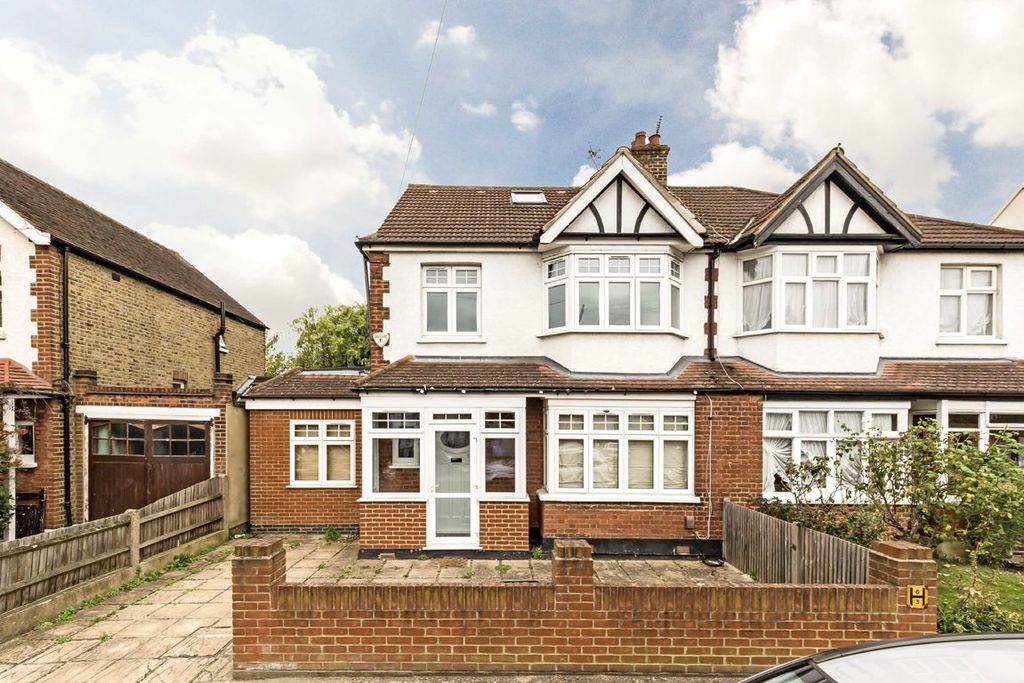 Property photo 1 of 8