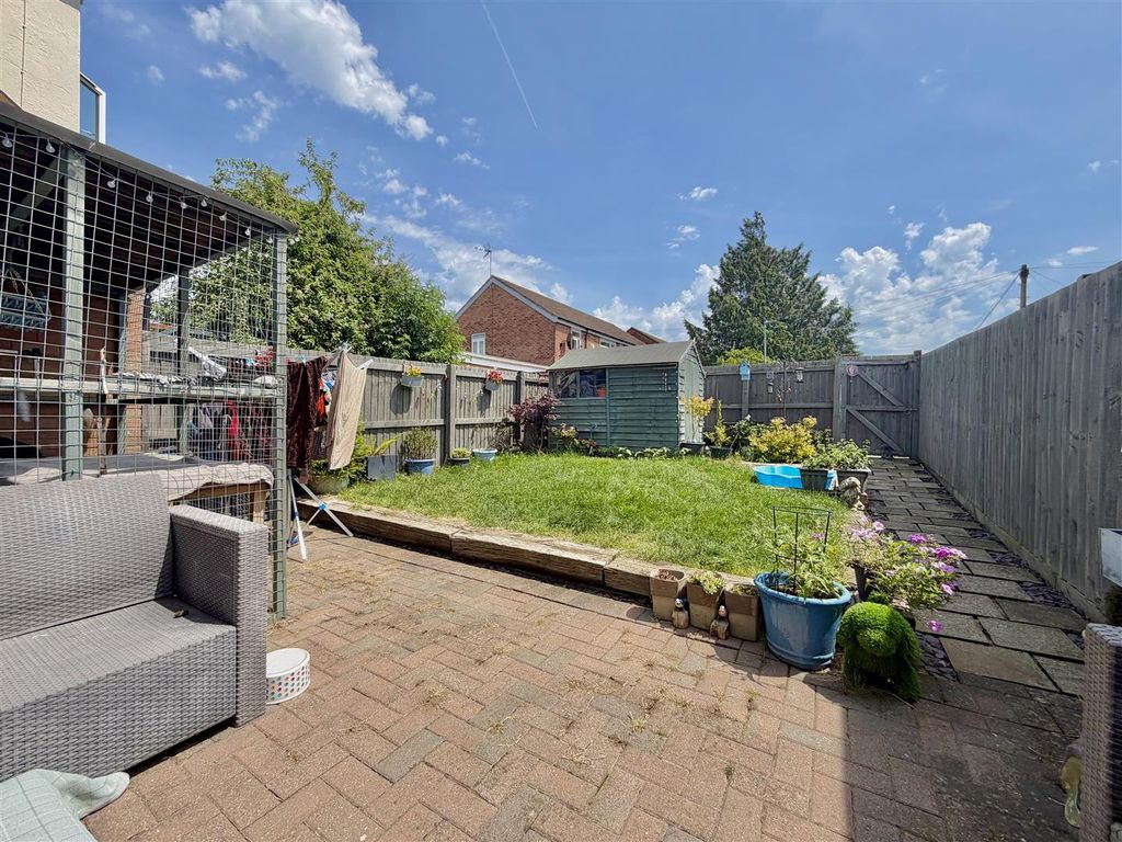 Property photo 3 of 12