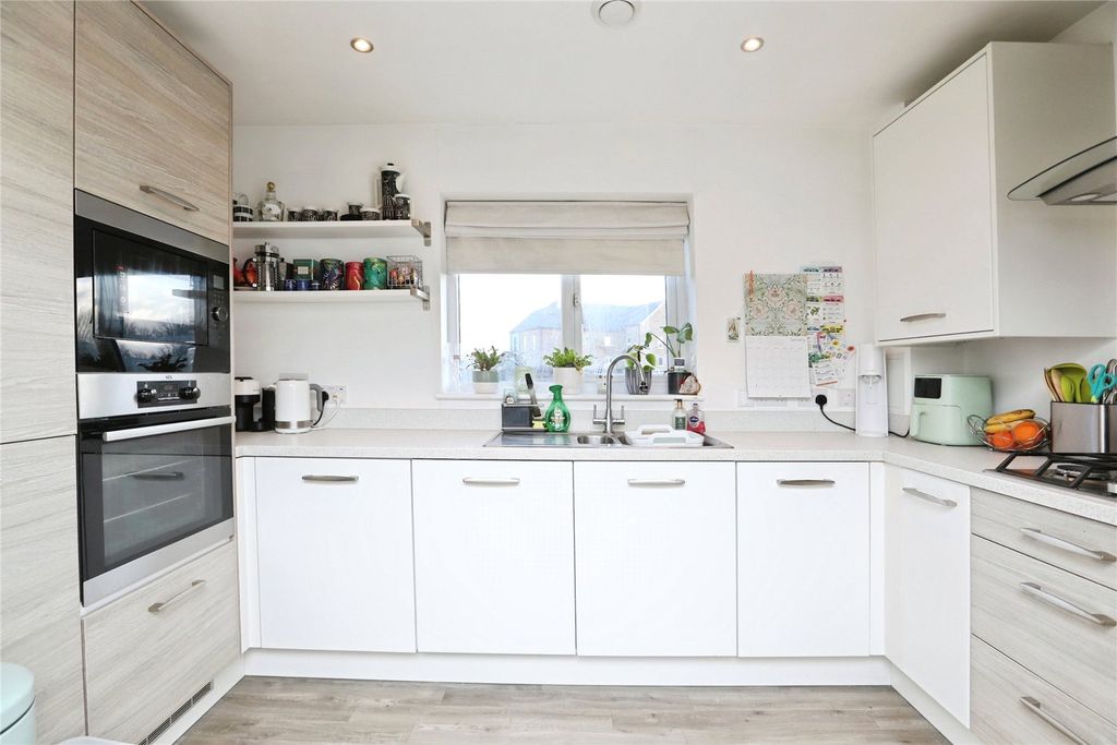 Property photo 3 of 19 Picture No. 18