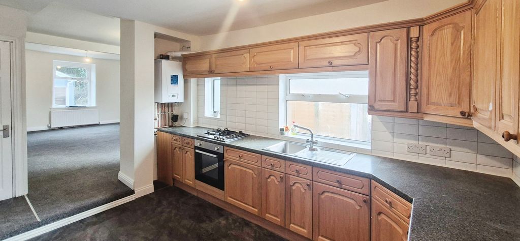 Property photo 3 of 17 Image