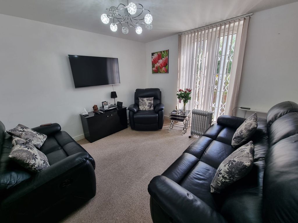 Property photo 3 of 10 Photograph 3