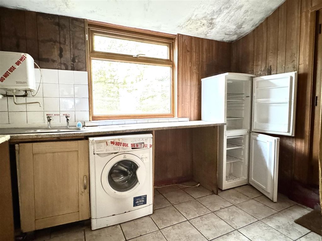 Property photo 2 of 22 Kitchen