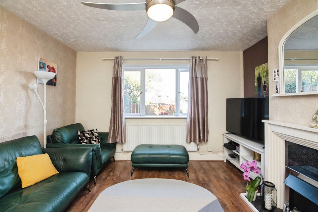 Property photo 3 of 28 Pbox-Img.Jpg