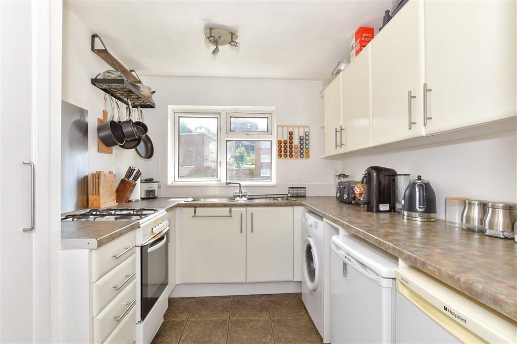 Property photo 1 of 9 Kitchen