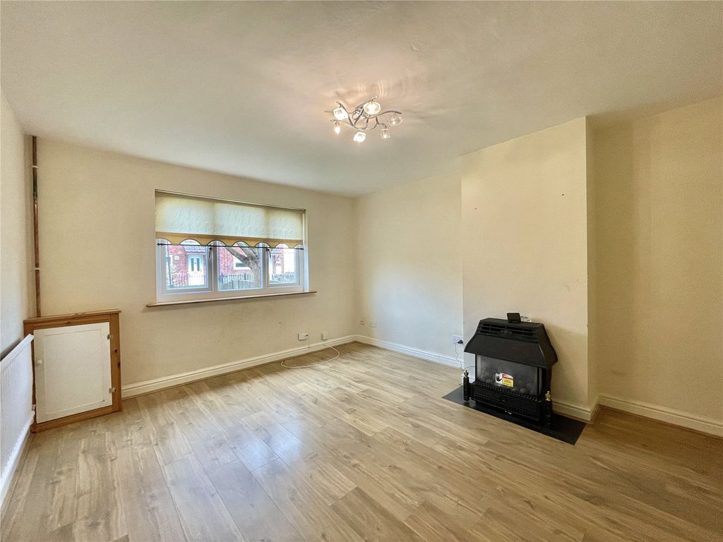 Property photo 2 of 17 Picture No. 21