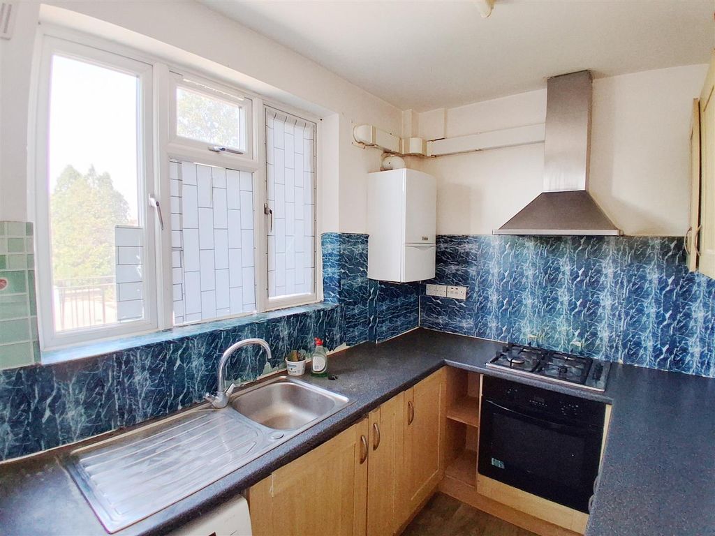 Property photo 3 of 17 6