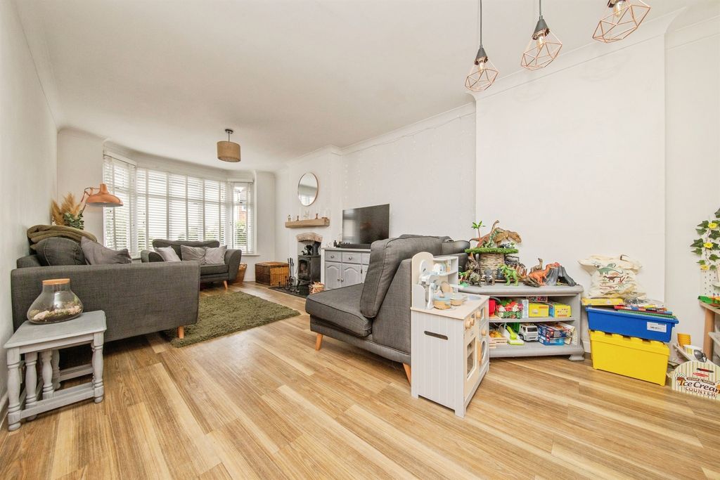 Property photo 2 of 18