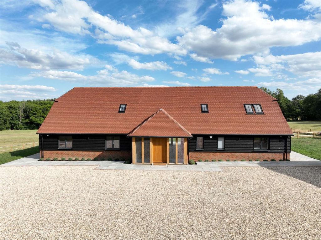 Property photo 3 of 30 Tittlesfold-Croft-The-Haven-Billingshurst-Rh14-9Bg