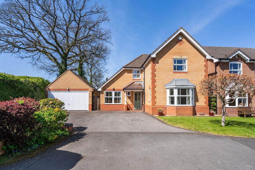 Property photo 1 of 15 4 Barwell Close_29.Jpg