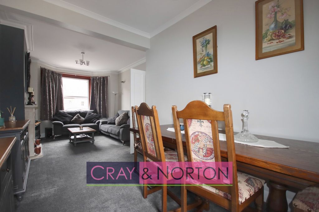 Property photo 2 of 10 Photo 9