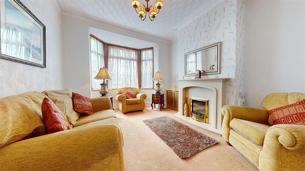 Property photo 2 of 31 Newton Road Reception Room