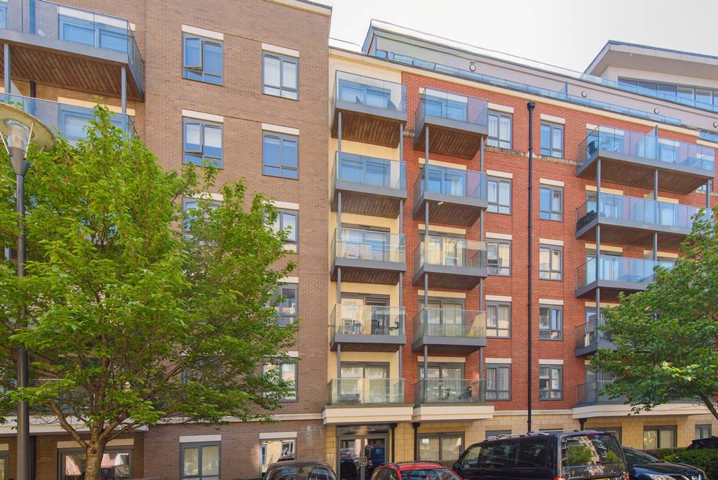 Property photo 2 of 11