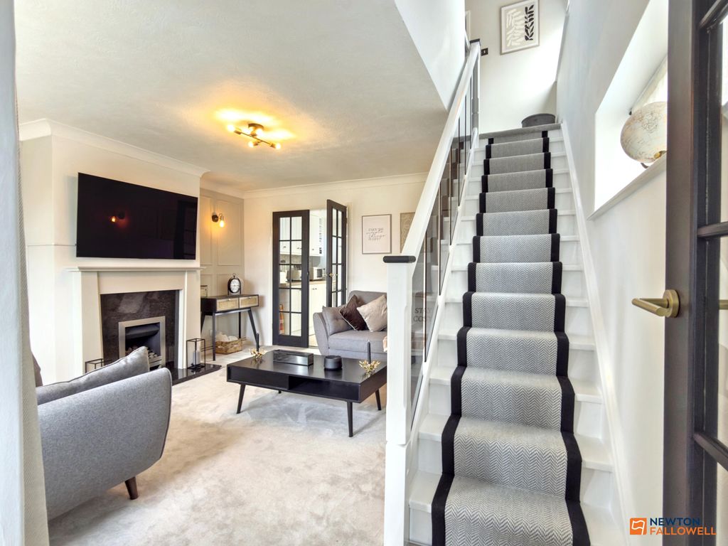 Property photo 2 of 32