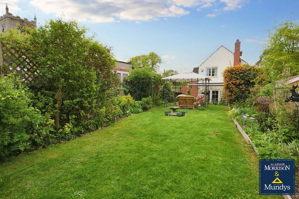 Property photo 2 of 21 Rear Garden (2)