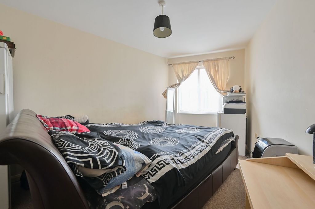Property photo 2 of 7