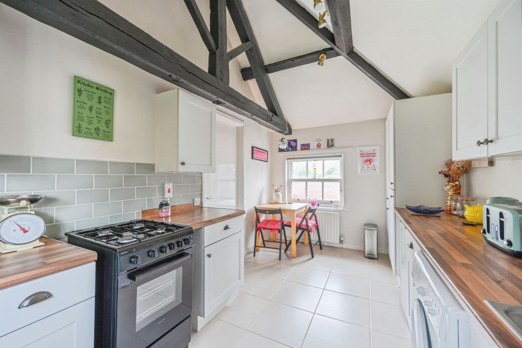 Property photo 2 of 16 Kitchen Diner: