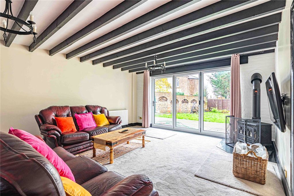 Property photo 2 of 18 Picture No. 15