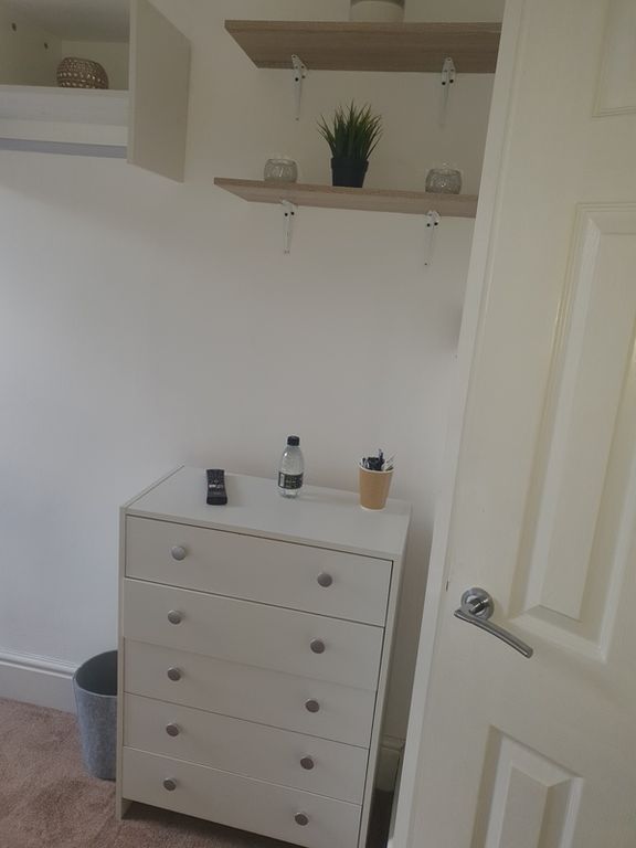 Property photo 3 of 15 Room 3 - Single Ensuite