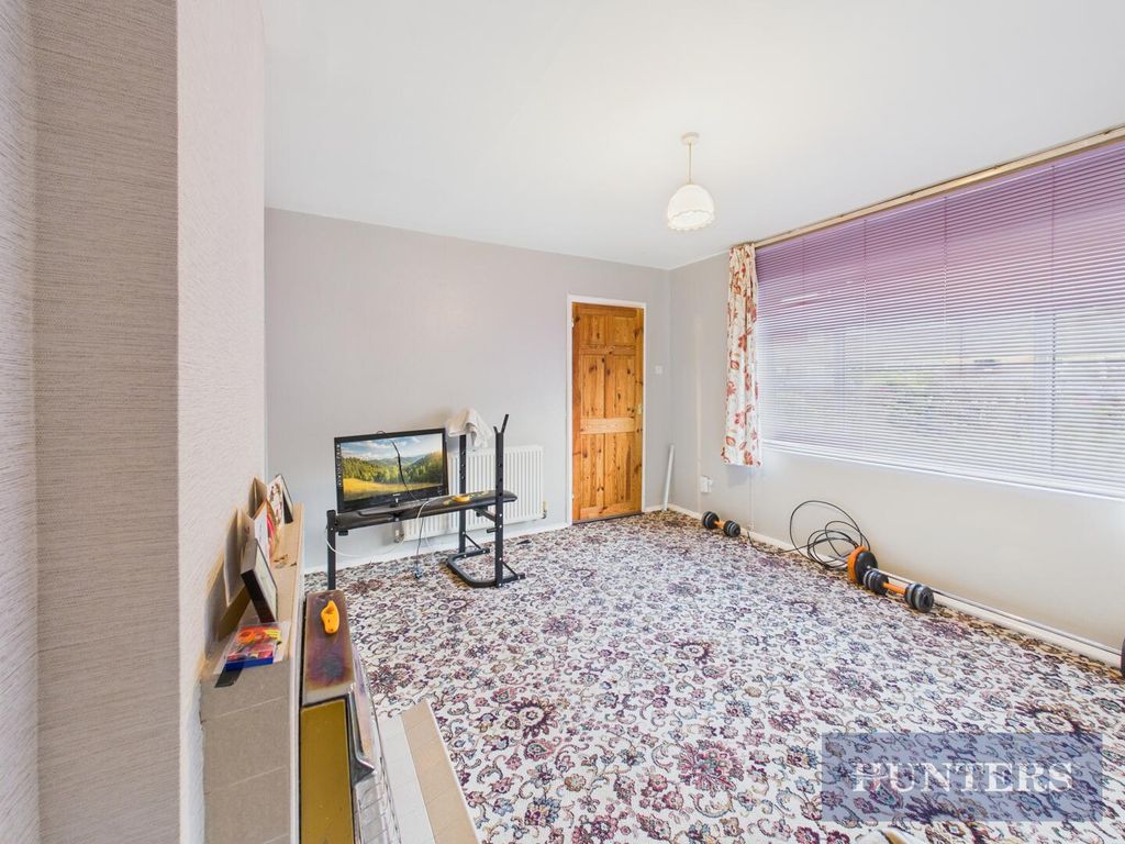 Property photo 2 of 17 Living Room