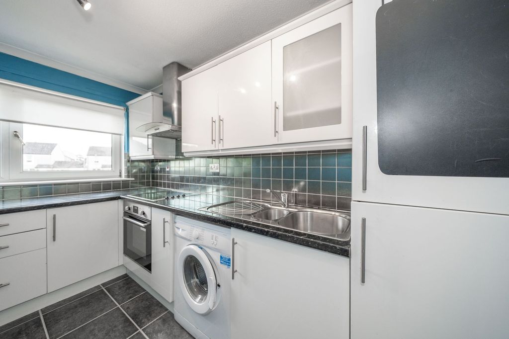 Property photo 3 of 16 Kitchen