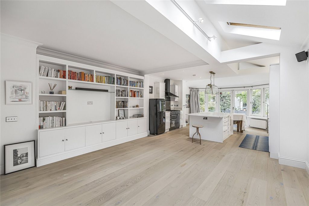 Property photo 1 of 16 Picture No. 04