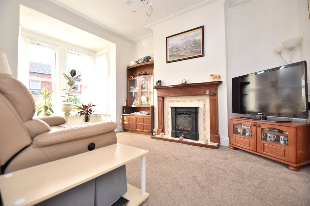 Property photo 2 of 16 Picture No. 13