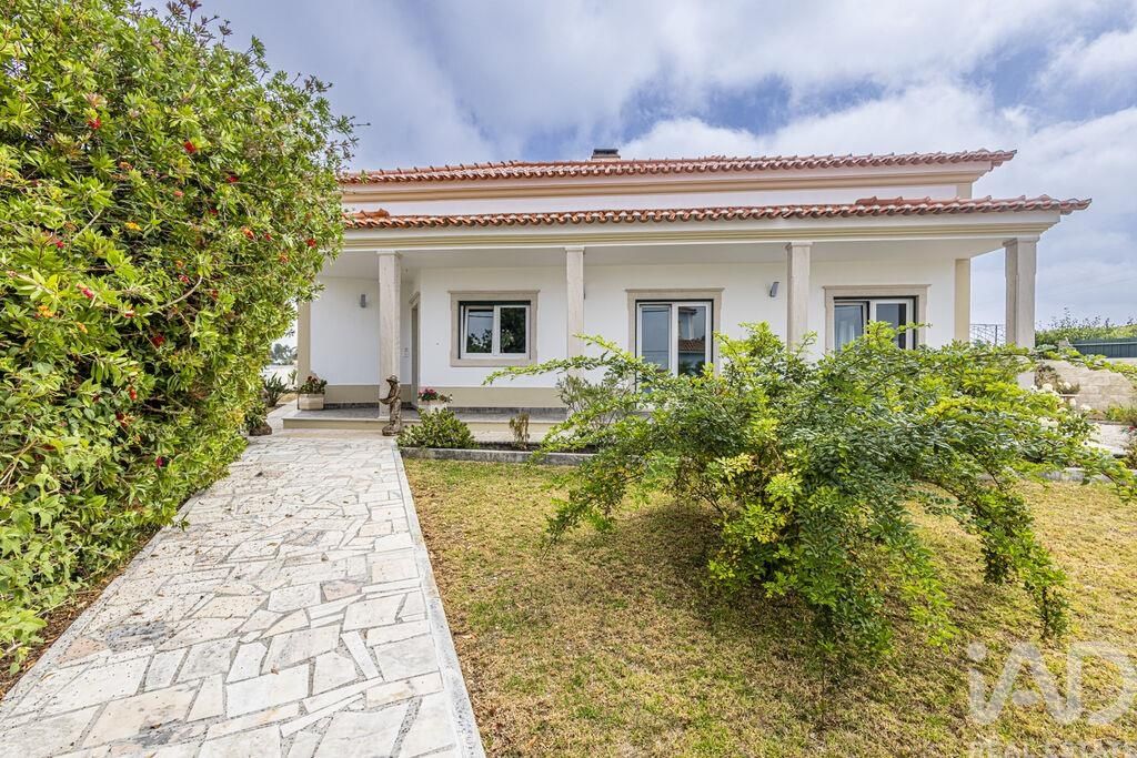 Property photo 1 of 40