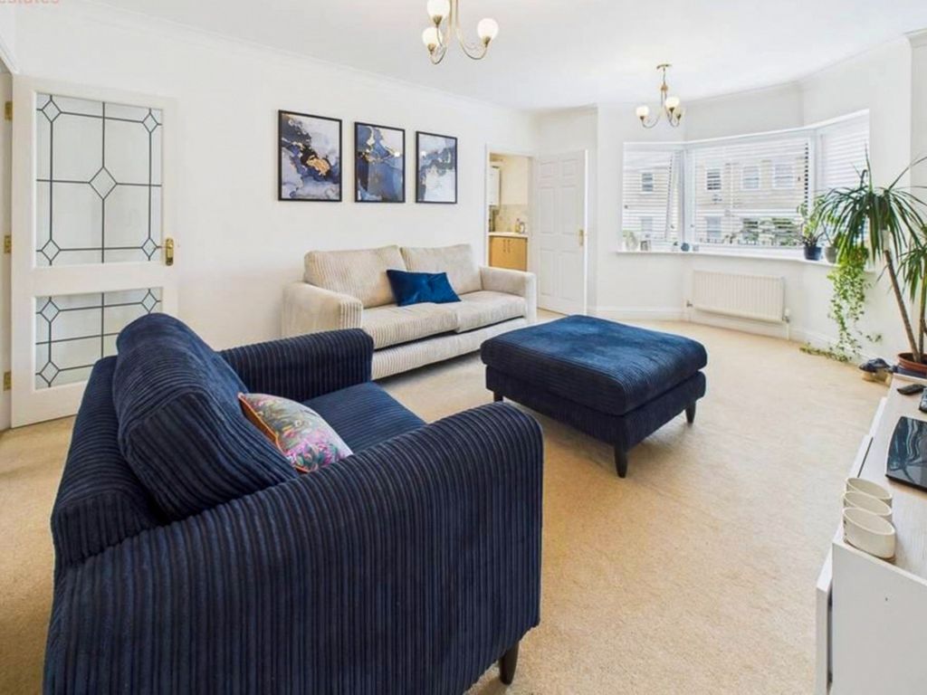 Property photo 2 of 12