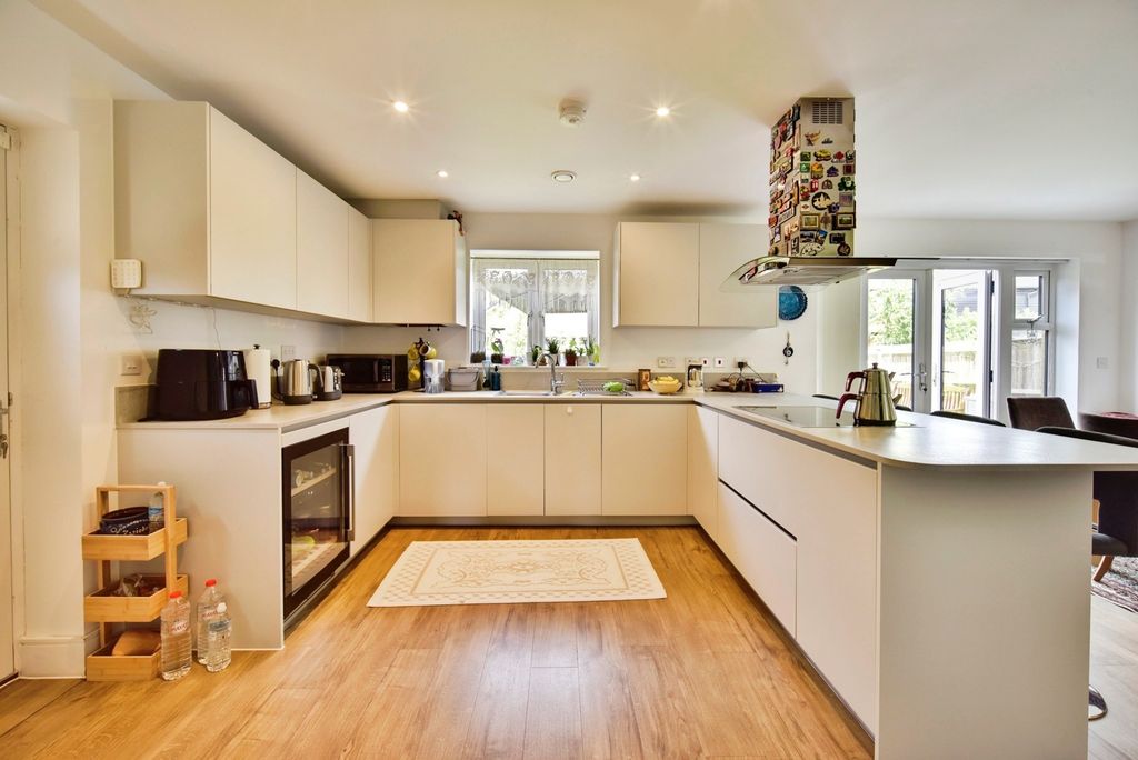 Property photo 2 of 22 Pbox-Img.Jpg