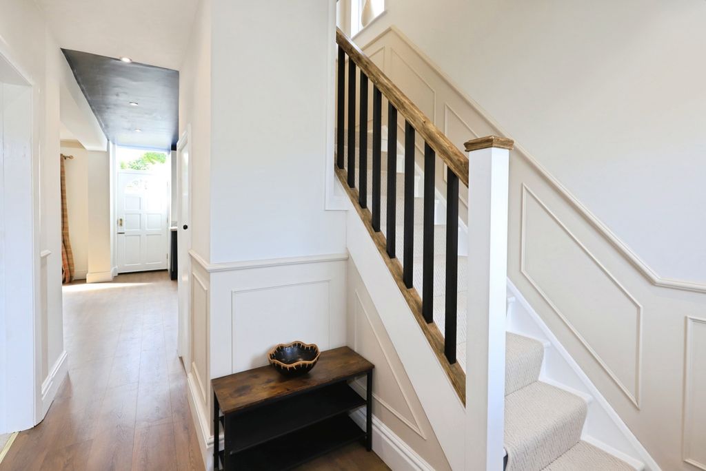 Property photo 2 of 25 Pbox-Img.Jpg